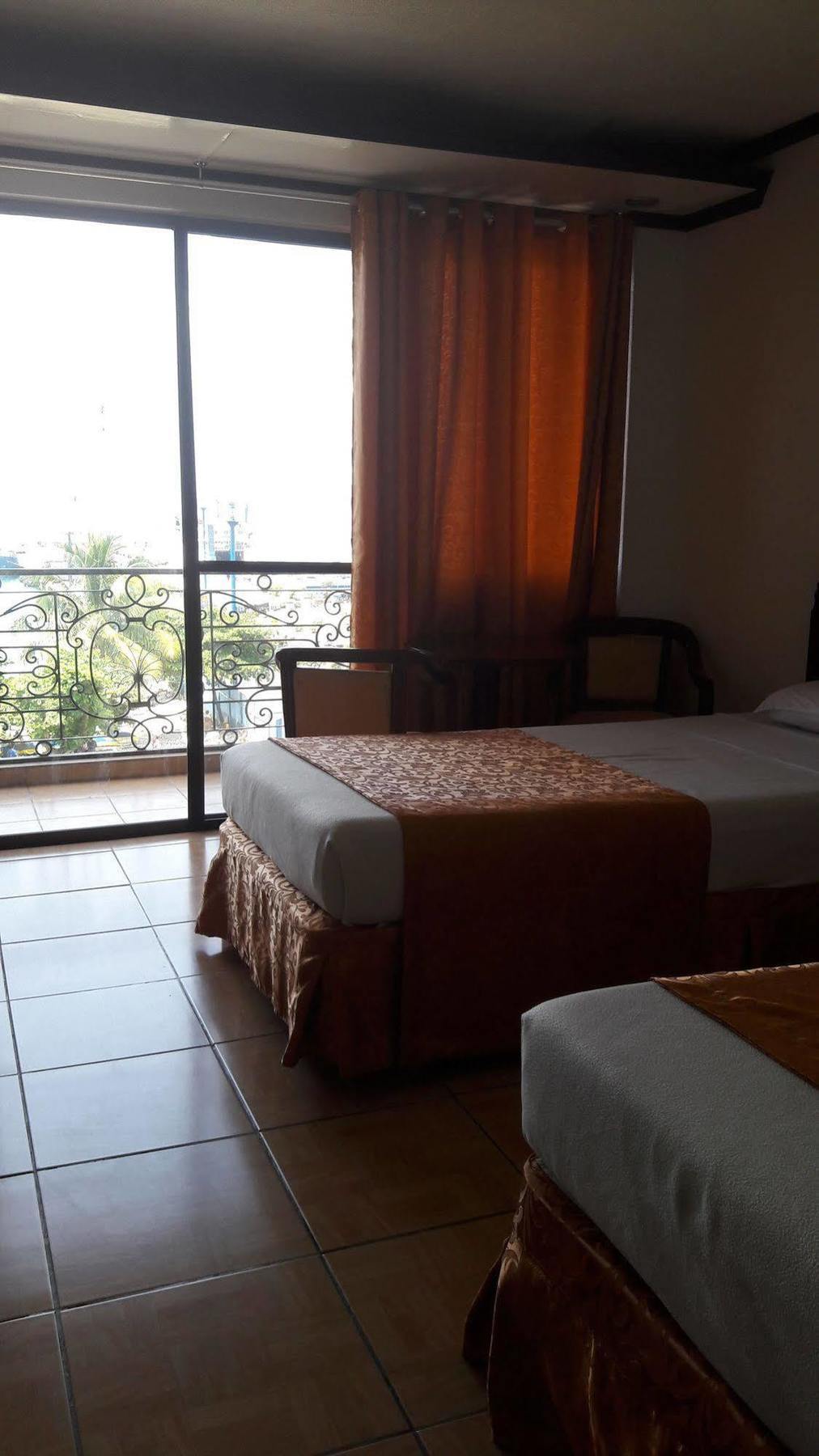 Don Felipe Hotel Ormoc Eksteriør bilde