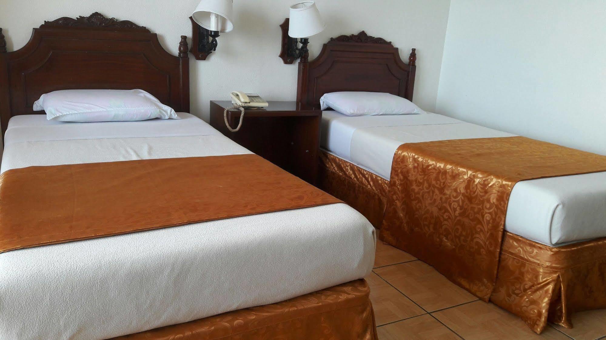Don Felipe Hotel Ormoc Eksteriør bilde
